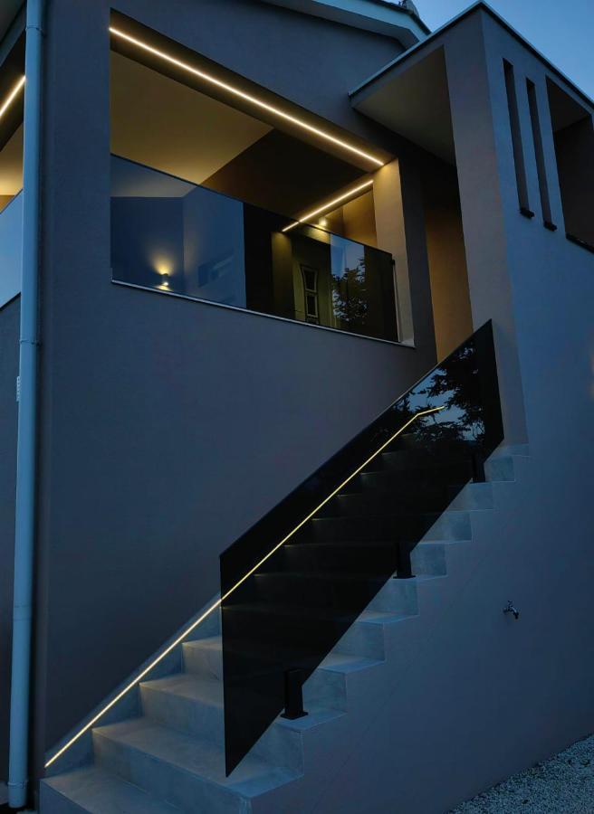 Apartment 4Reasons Ražanac 外观 照片